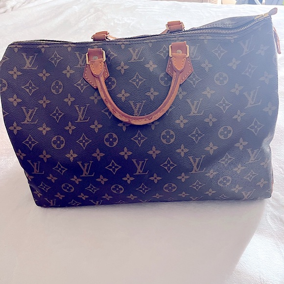 Louis Vuitton authentic - Picture 1 of 4
